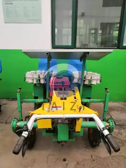 self-propelled transplanting machine