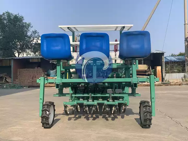 6-row transplanting machine